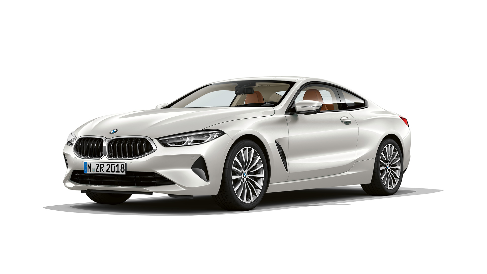 Imagine cu trei sferturi din partea frontală a BMW Seria 8 Coupé. Imagine cu trei sferturi din partea frontală a BMW Seria 8 Coupé în Alb Mineral metalizat.