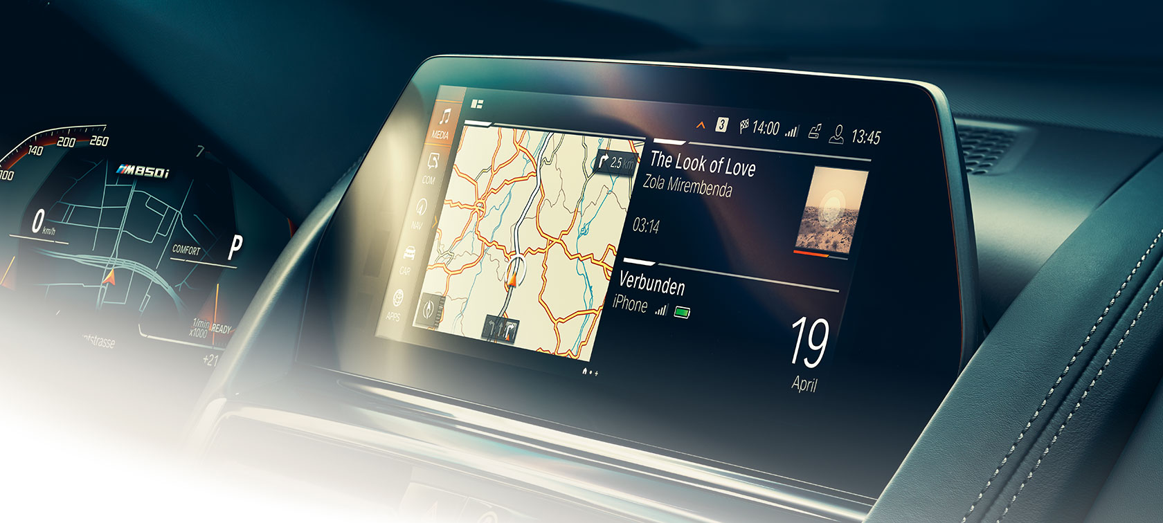Control Display Interiorul BMW Seria 8 Coupé cu Control Display.