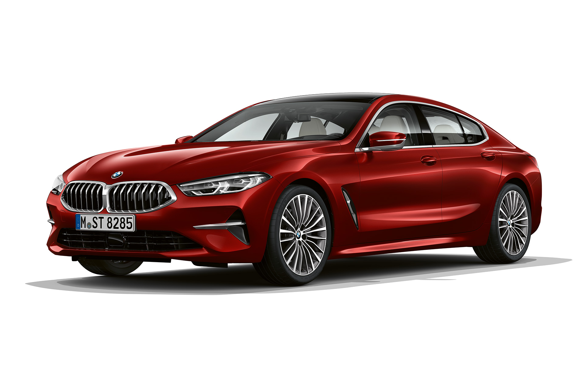 Imagine cu trei sferturi din partea frontală a BMW Seria 8 Gran Coupé „Impulsive Heat” Imagine cu trei sferturi din partea frontală a BMW Seria 8 Gran Coupé „Impulsive Heat”