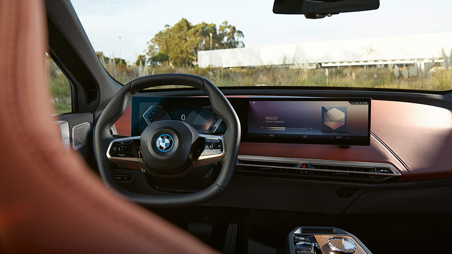 BMW iDrive al BMW iX i20 SUV electric Imagine din interior cu Controllerul BMW iDrive al habitaclului Suite al BMW iX i20 2021 SUV electric