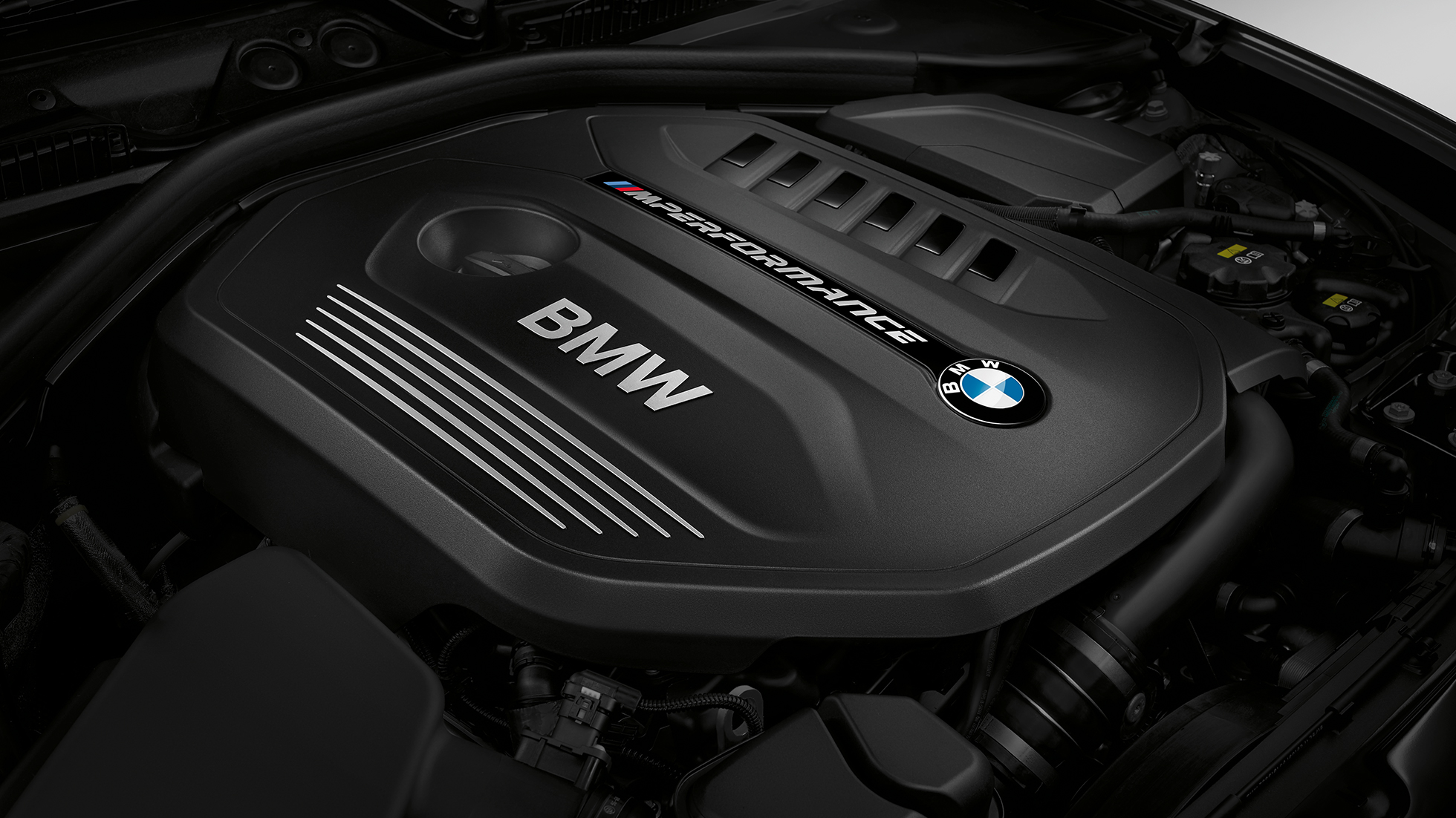 Motorul M TwinPower Turbo pe benzină cu 6 cilindri al BMW M240i Coupé Imagine cu motorul M TwinPower Turbo pe benzină cu 6 cilindri al BMW M240i Coupé, F22, 2017, în Portocaliu Sunset metalizat