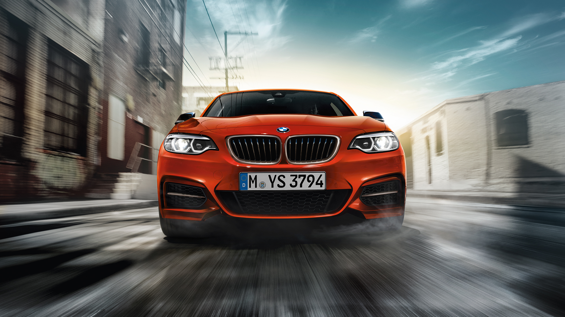 Designul frontal al BMW M240i Coupé Imagine cu designul frontal al BMW M240i Coupé, F22, 2017, în Portocaliu Sunset metalizat