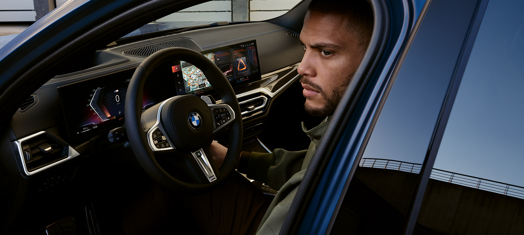 BMW M340i xDrive Touring, habitaclu BMW M340i xDrive Touring în Albastru Frozen Tanzanite, habitaclu