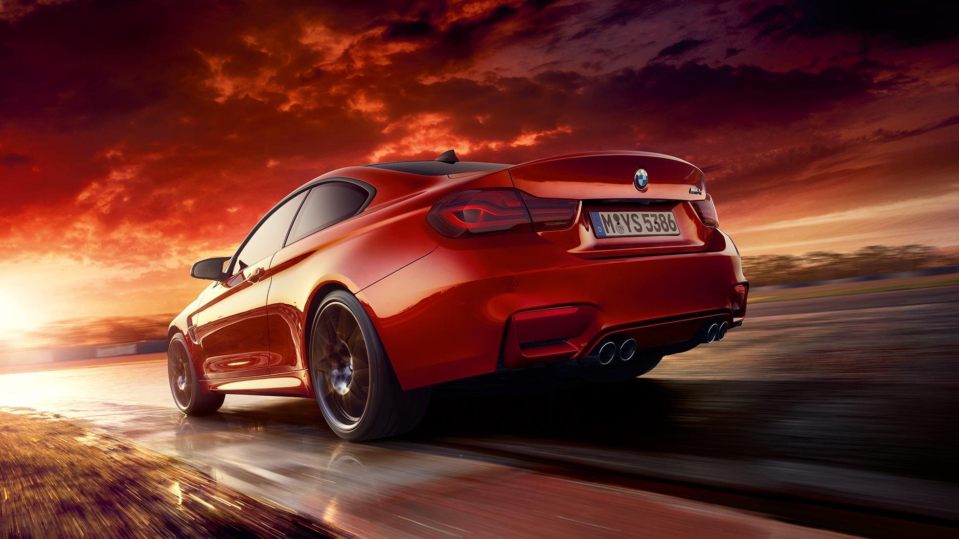 Imagine din spate cu BMW M4 Coupé Imagine din spate cu designul BMW M4 Coupé