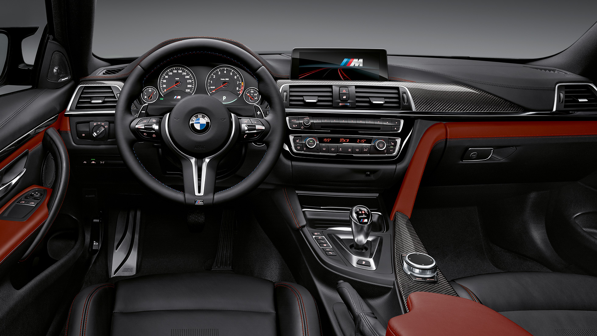Habitaclul BMW M4 Coupé Imagine cu designul habitaclului BMW M4 Coupé
