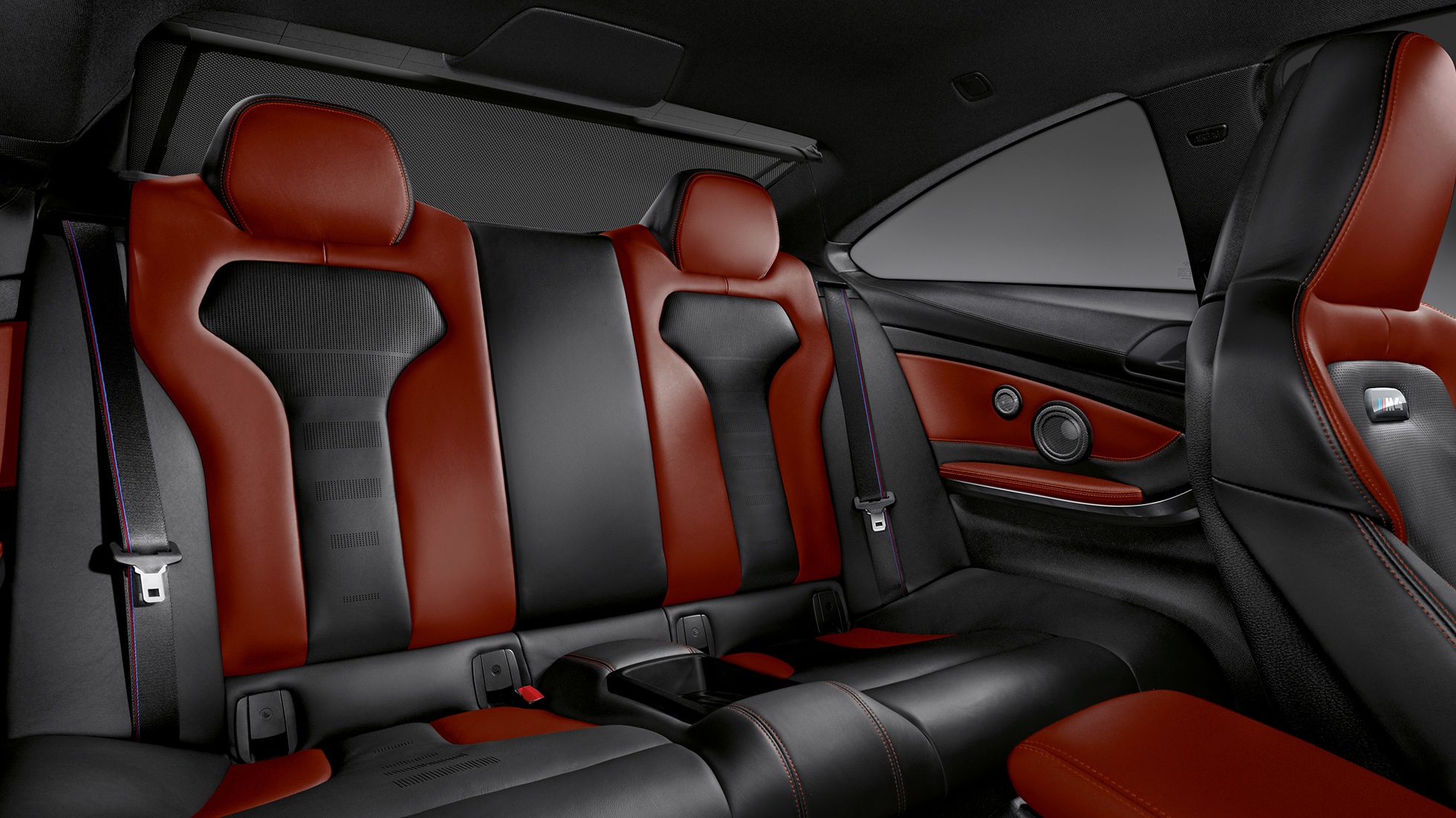 Tapiţeria BMW M4 Coupé Imagine din interior cu designul tapiţeriei BMW M4 Coupé