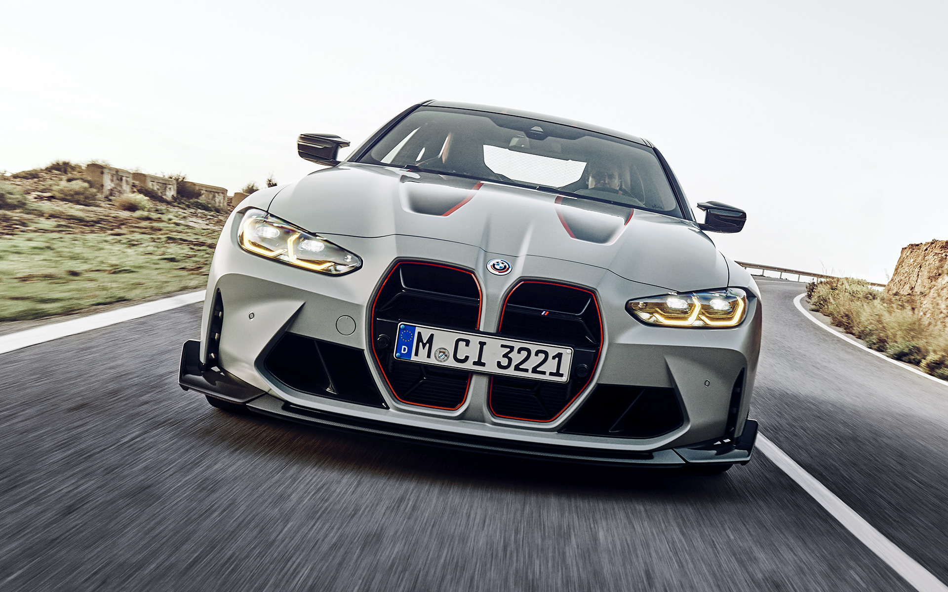 Barele negre grilei frontale cu înfoliere specifică în roşu BMW M4 CSL G82 BMW M4 CSL G82 BMW Individual gri Frozen Brooklyn - Bare negre ale grilei frontale cu înfoliere specifică în roşu