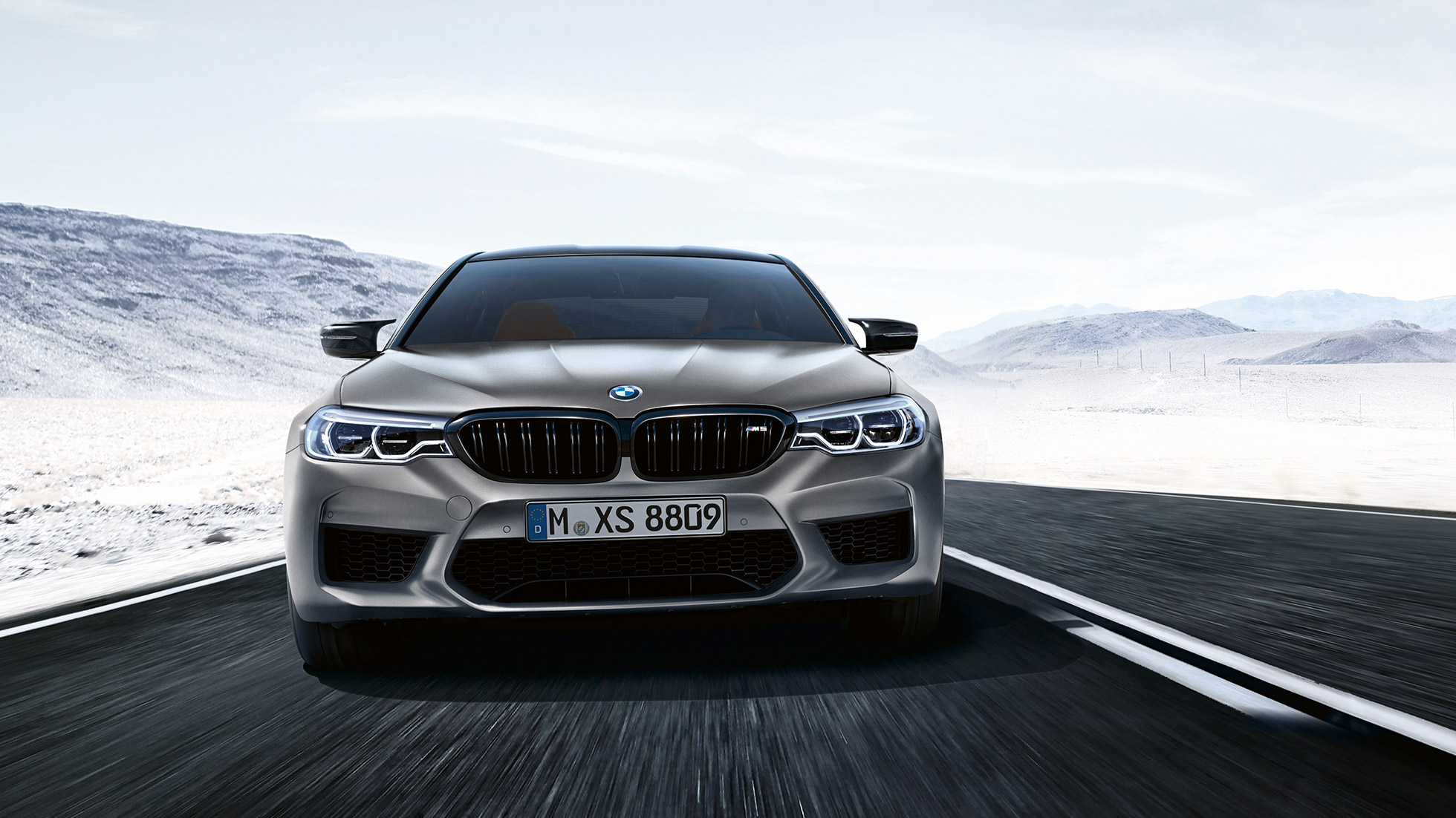 Designul părţii frontale. Imagine cu designul părţii frontale a BMW M5 Competition.