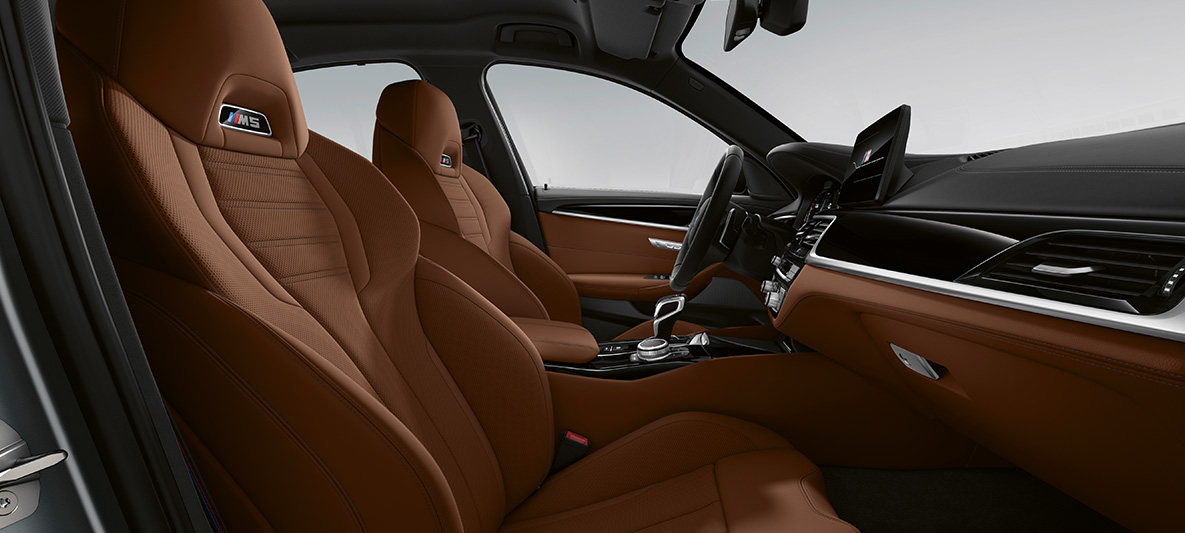 Imagine cu interiorul BMW M5 Sedan Individual, F90, LCI, Facelift, 2020, cu ornamente din piele Merino în Tartufo/ negru de la BMW Individual Imagine cu interiorul BMW M5 Sedan Individual, F90, LCI, Facelift, 2020, cu ornamente din piele Merino în Tartufo/ negru de la BMW Individual