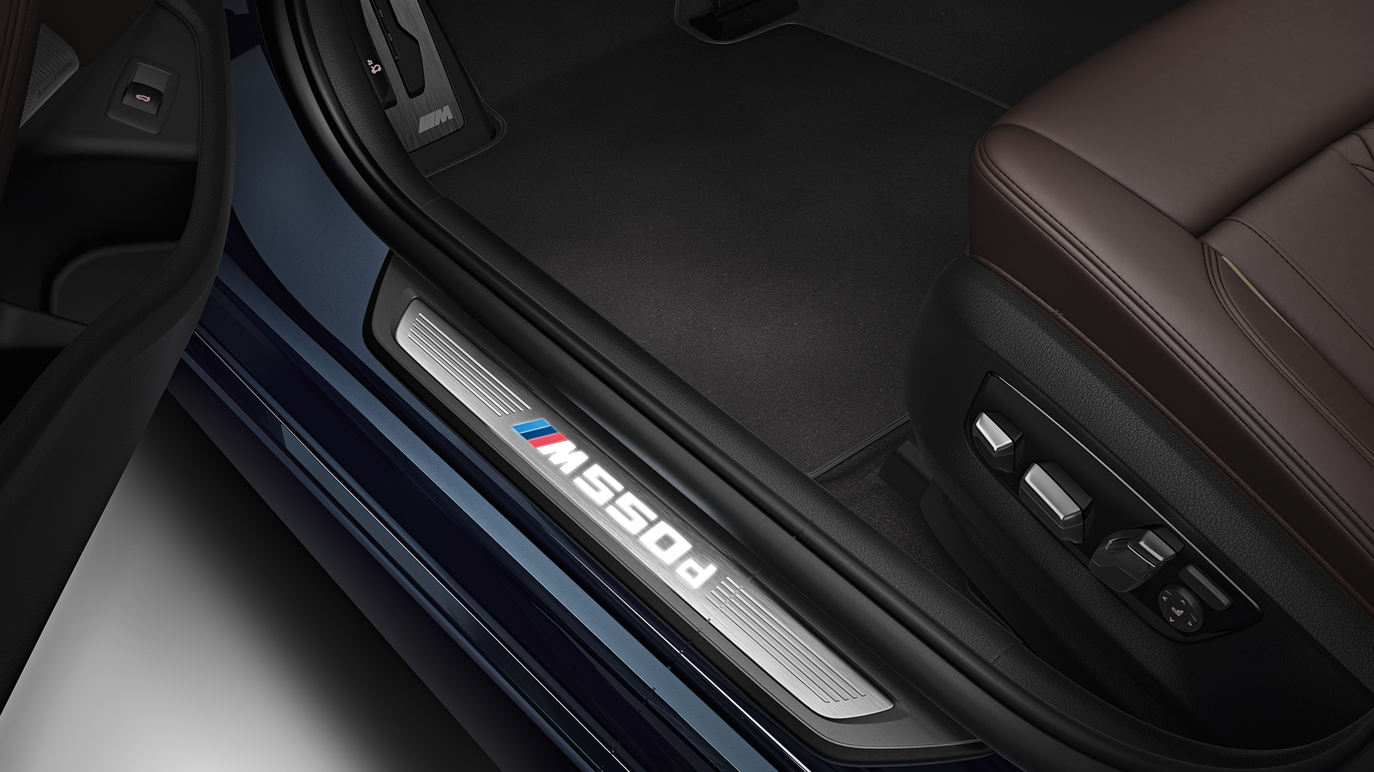 Pragurile portierelor BMW M550d xDrive Touring Imagine cu pragurile portierelor BMW M550d xDrive Touring, G31