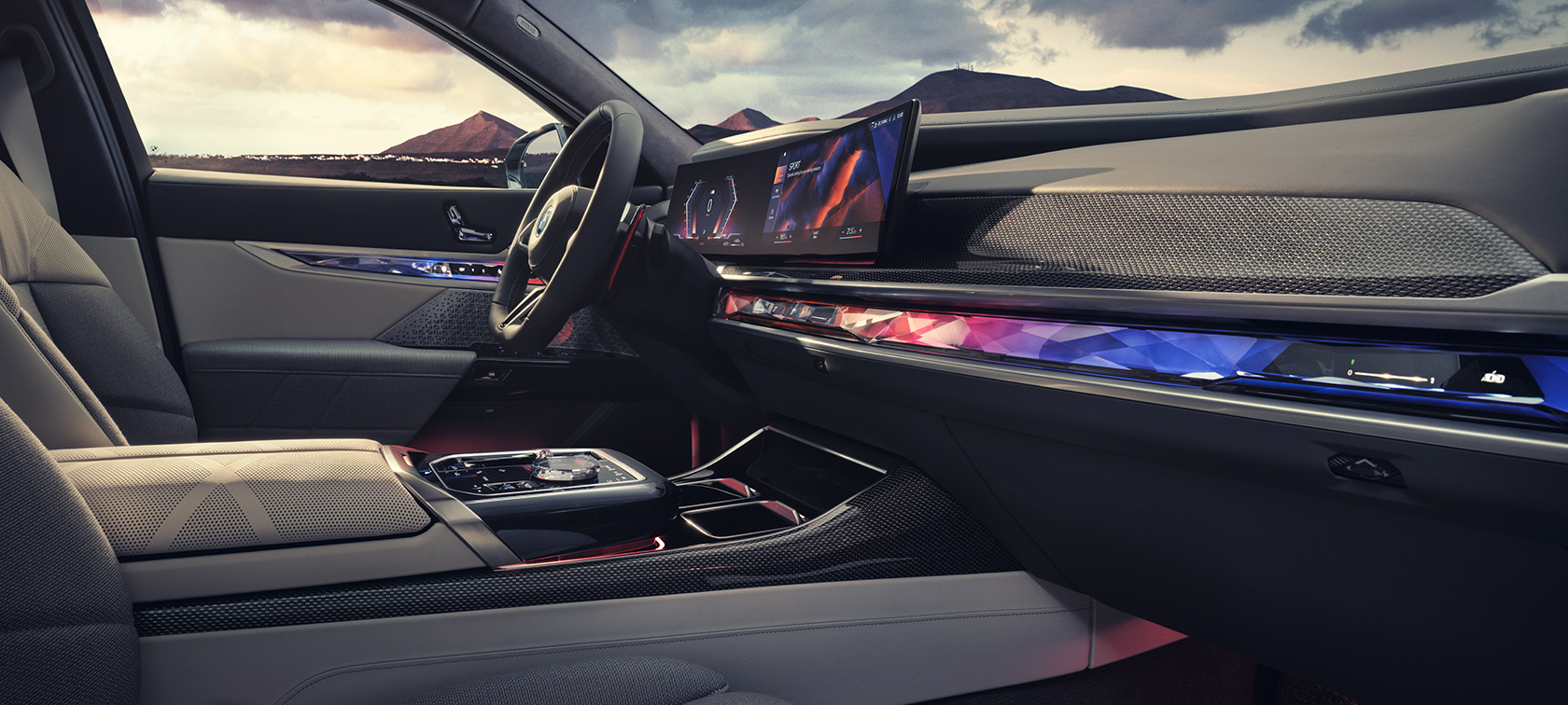 BMW M760e xDrive Sedan BMW M760e xDrive Sedan