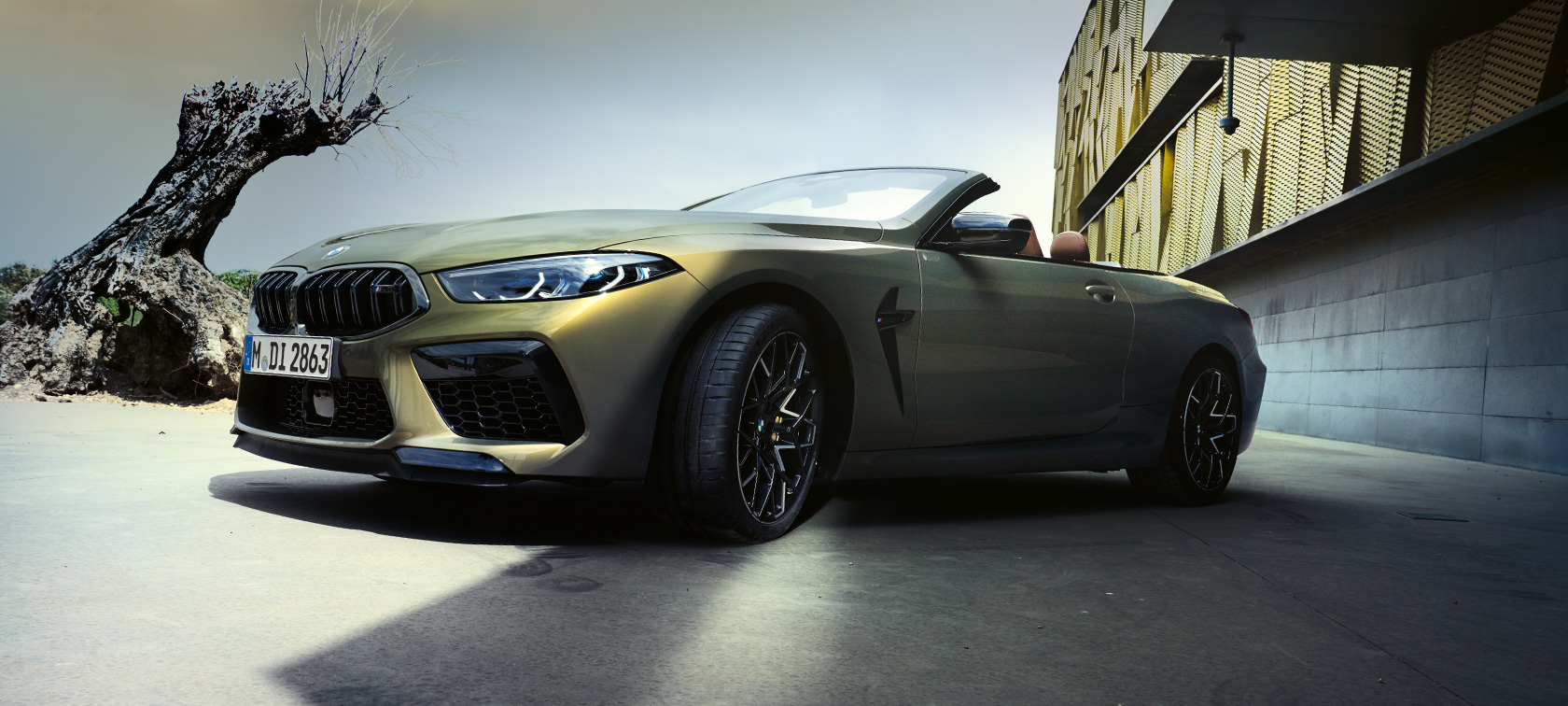 BMW M8 Competition Cabriolet BMW M8 Competition Cabriolet, BMW Individual Brass