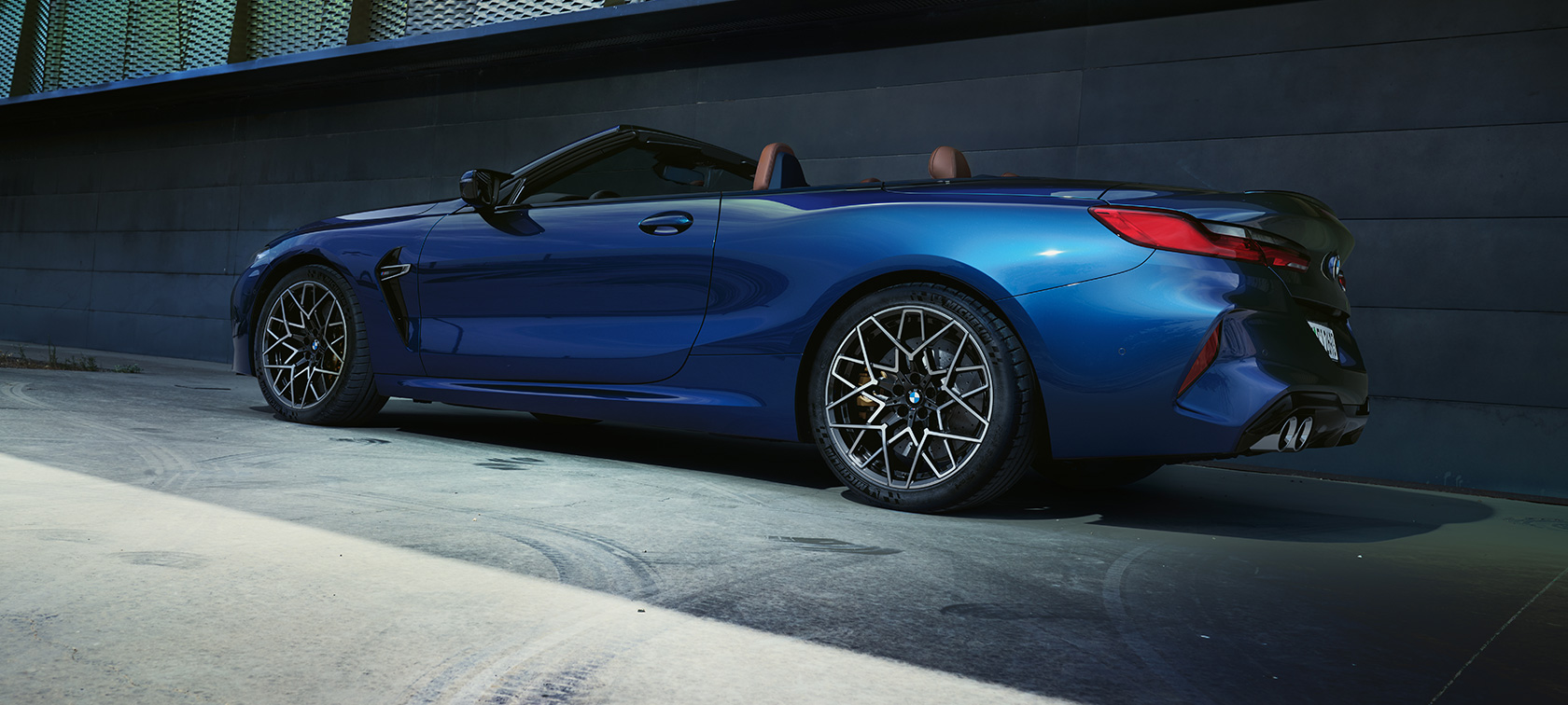 BMW M8 Cabriolet BMW M8 Cabriolet, BMW Individual Albastru Tanzanite