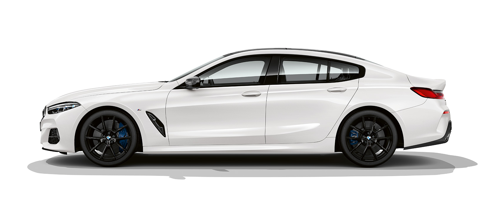 Imagine din lateral cu BMW M850i xDrive Gran Coupé Imagine din lateral cu BMW M850i xDrive Gran Coupé, G16, 2019, în Alb Mineral de la BMW Individual