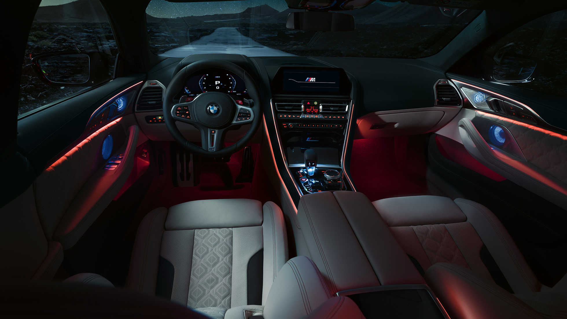 Interiorul BMW M8 Competition Gran Coupé Imagine cu scaunele M Sport din interiorul BMW M8 Competition Gran Coupé, F93, 2020