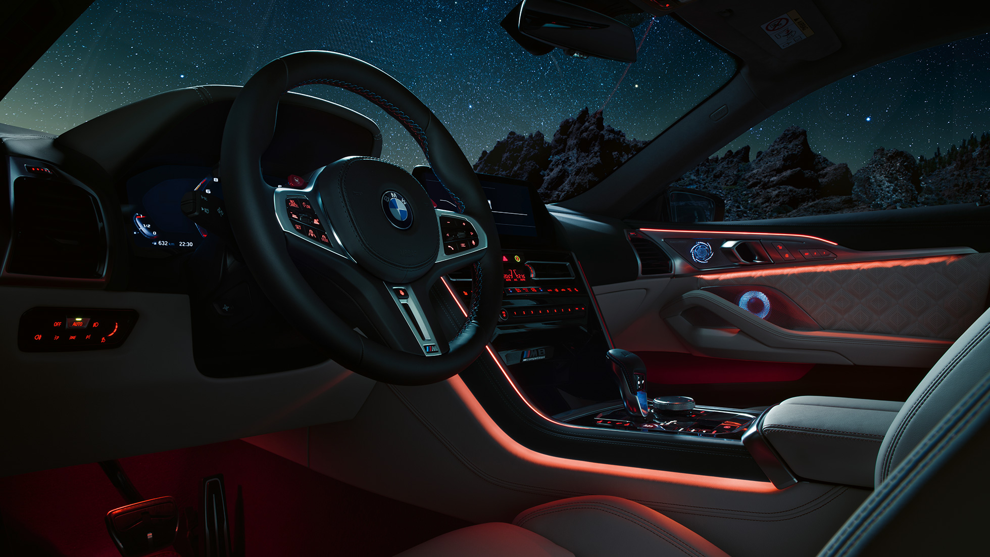 Habitaclul BMW M8 Competition Gran Coupé Imagine cu habitaclul BMW M8 Competition Gran Coupé, F93, 2020