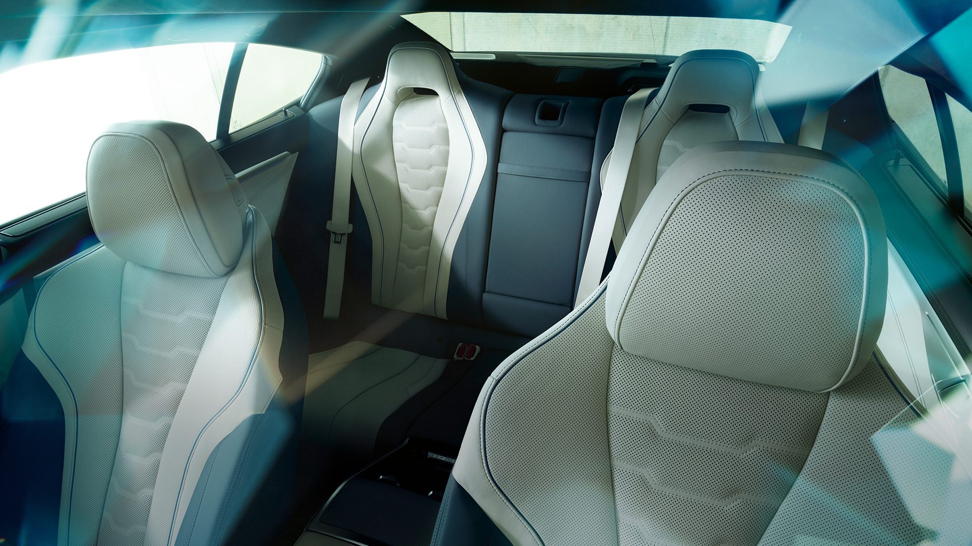 Scaunele de lux îmbrăcate în piele ale BMW M850i xDrive Gran Coupé Imagine din interior cu scaunele de lux îmbrăcate în piele ale BMW M850i xDrive Gran Coupé, G16, 2019