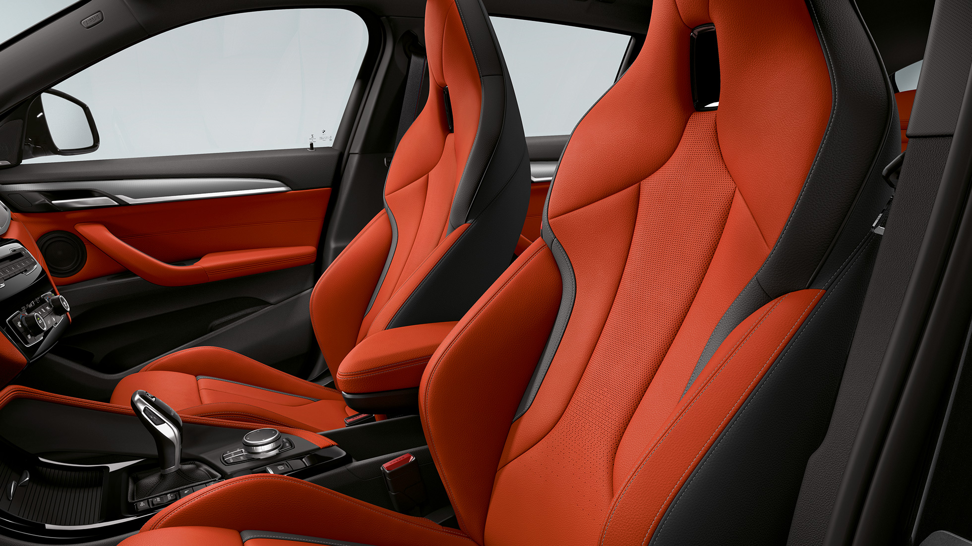 Scaunele M Sport ale BMW X2 M35i Imagine în prim-plan cu scaunele M Sport ale BMW X2 M35i, F39