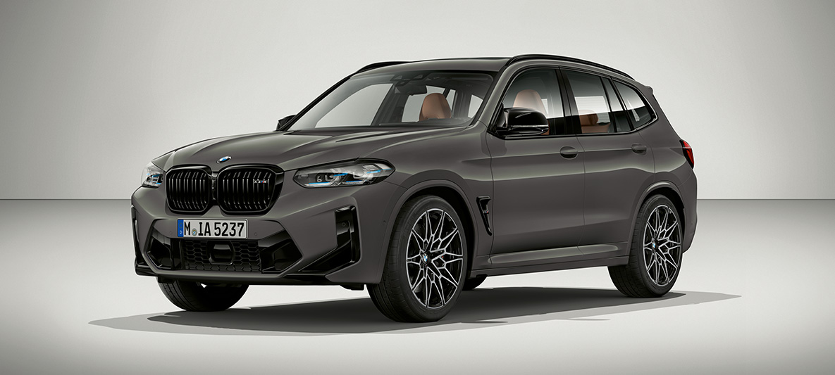 Imagine cu trei sferturi din partea frontală a unui BMW X3 M F97 LCI Facelift 2021 Individual Grigio Telesto Imagine cu trei sferturi din partea frontală a unui BMW X3 M F97 LCI Facelift 2021 Individual Grigio Telesto