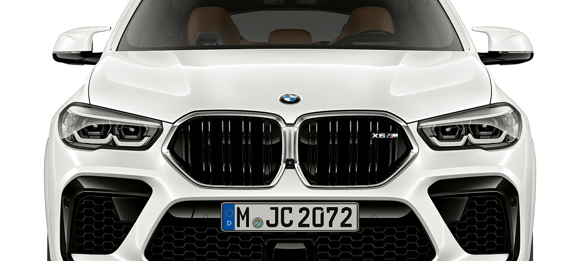Partea frontală a BMW X6 M Imagine cu partea frontală a BMW X6 M, F96 SUV 2020, cu grila M dublă
