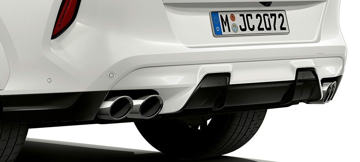 BMW X6 M cu spoiler spate Imagine cu partea spate a BMW X6 M, F96 SUV, cu spoiler spate