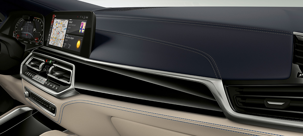 Interiorul BMW X6 M, F96 SUV 2020, cu pachet Individual Interiorul BMW X6 M, F96 SUV 2020, cu dungi ornamentale negre de la BMW Individual