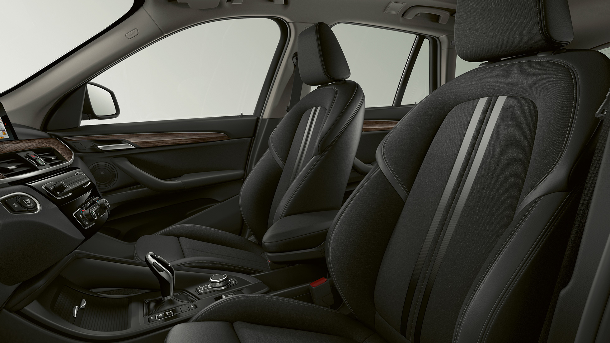 Tapiţerie BMW X1, Model Advantage Interiorul BMW X1, Model Advantage cu accent pe tapiţerie