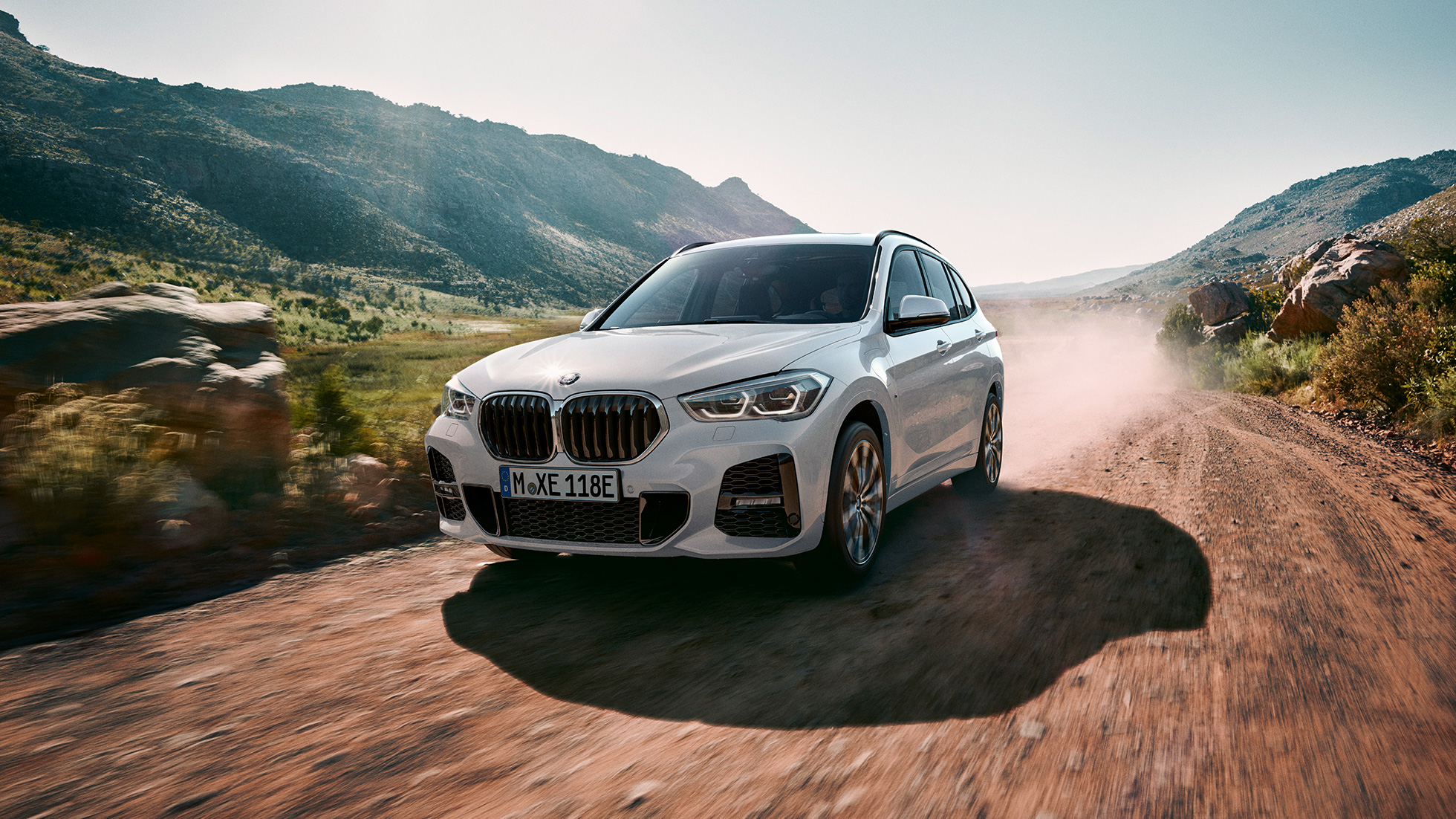 Plug-in hybrid BMW X1 xDrive25e F48 Imagine cu trei sferturi din partea frontală a BMW X1 xDrive25e, F48 2019, plug-in hybrid