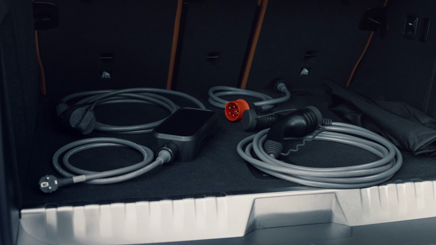 Încărcarea plug-in hybrid şi cabluri de încărcare pentru BMW X3 xDrive30e G01 2021 plug-in hybrid Încărcarea plug-in hybrid şi diferite cabluri de încărcare pentru BMW X3 xDrive30e G01 2021 plug-in hybrid