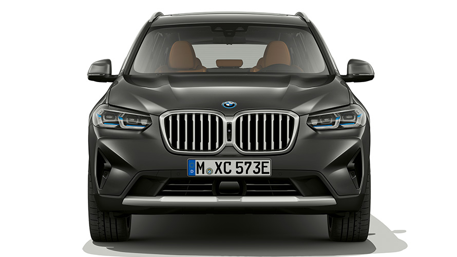 Designul frontal al BMW X3 G01 2021 în Gri Sophisto Imagine în prim plan cu designul frontal al BMW X3 G01 2021 în Gri Sophisto