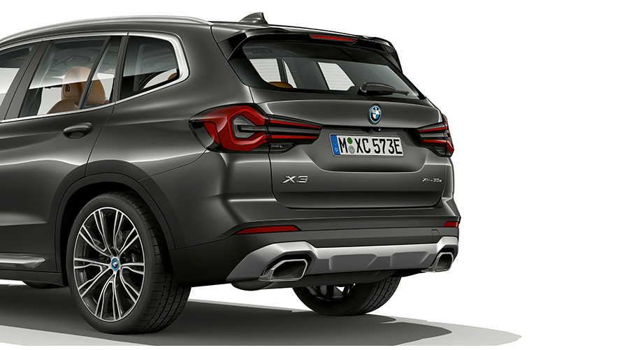 Designul părţii din spate a BMW X3 G01 2021 în Gri Sophisto Imagine în prim plan cu designul părţii din spate a BMW X3 G01 2021 în Gri Sophisto