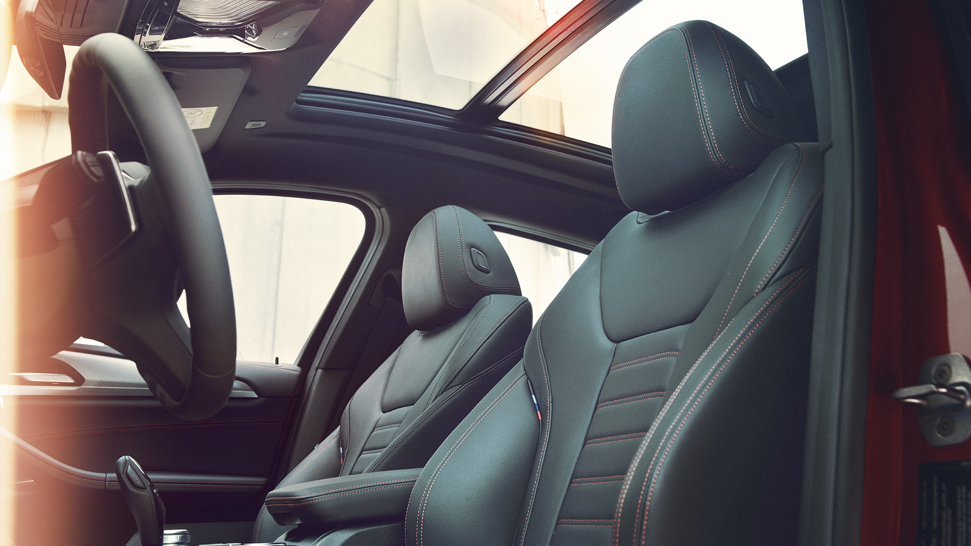 Scaunele sport ale BMW X4 Imagine din interior cu scaunele sport ale BMW X4, G02, 2018
