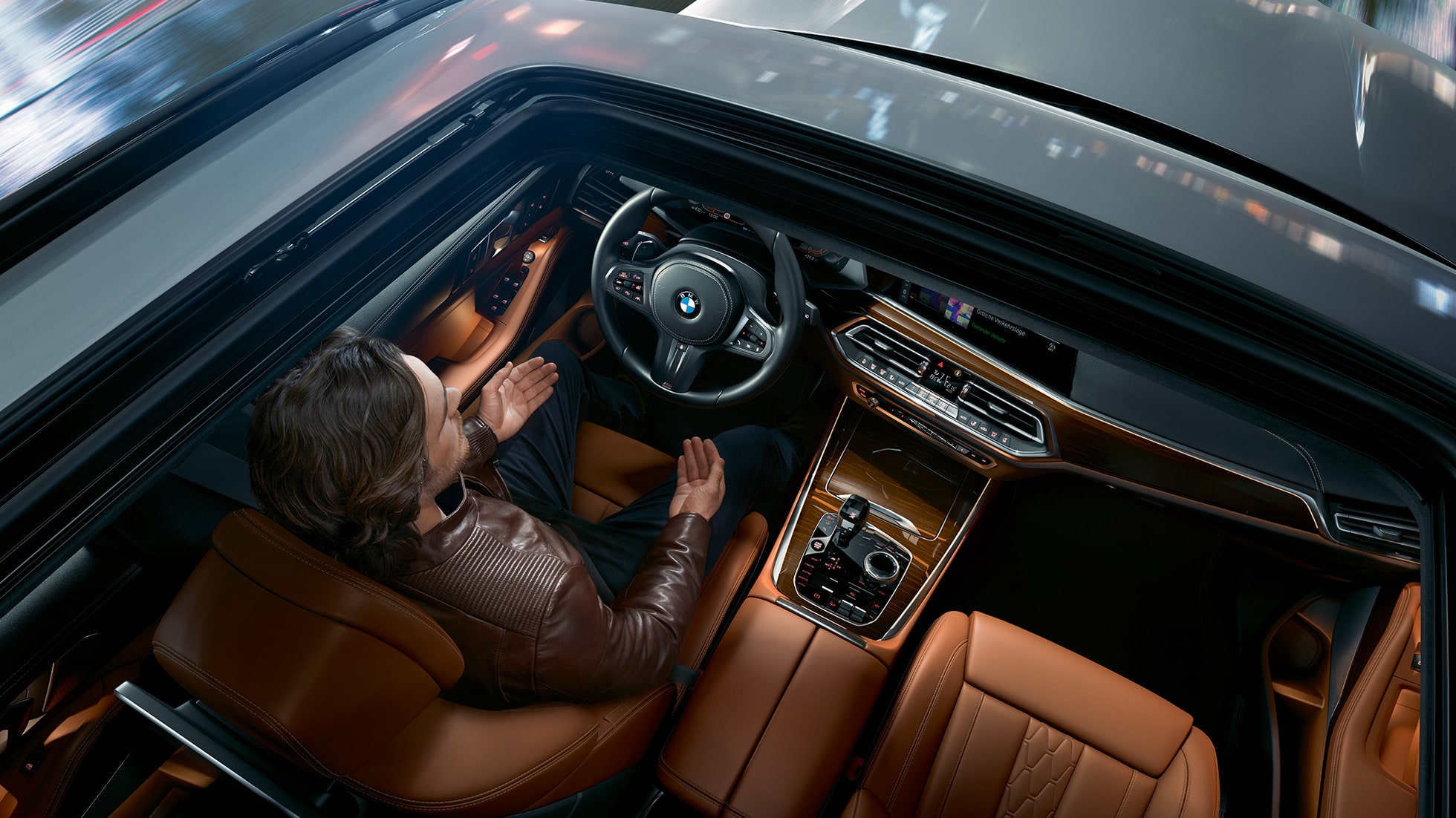 Imagine cu trapa panoramică a BMW X5 Imagine cu trapa panoramică a BMW X5, G05, 2018, în Alb Mineral metalizat