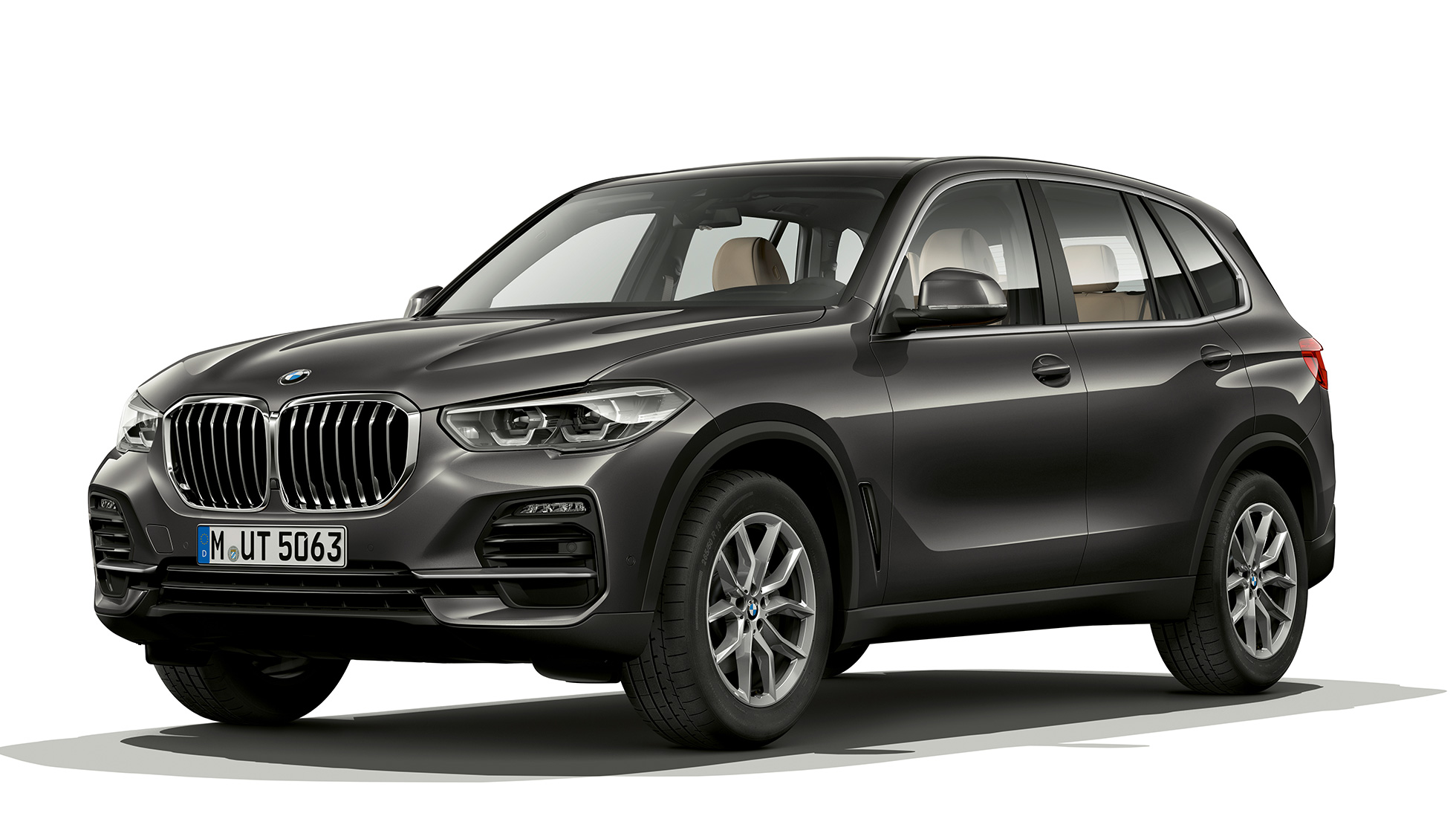 Imagine cu trei sferturi din partea frontală a modelului de bază BMW X5 xDrive30d Imagine cu trei sferturi din partea frontală a modelului de bază BMW X5 xDrive30d, G05, 2018, în Gri Sophisto Brilliant Effect metalizat