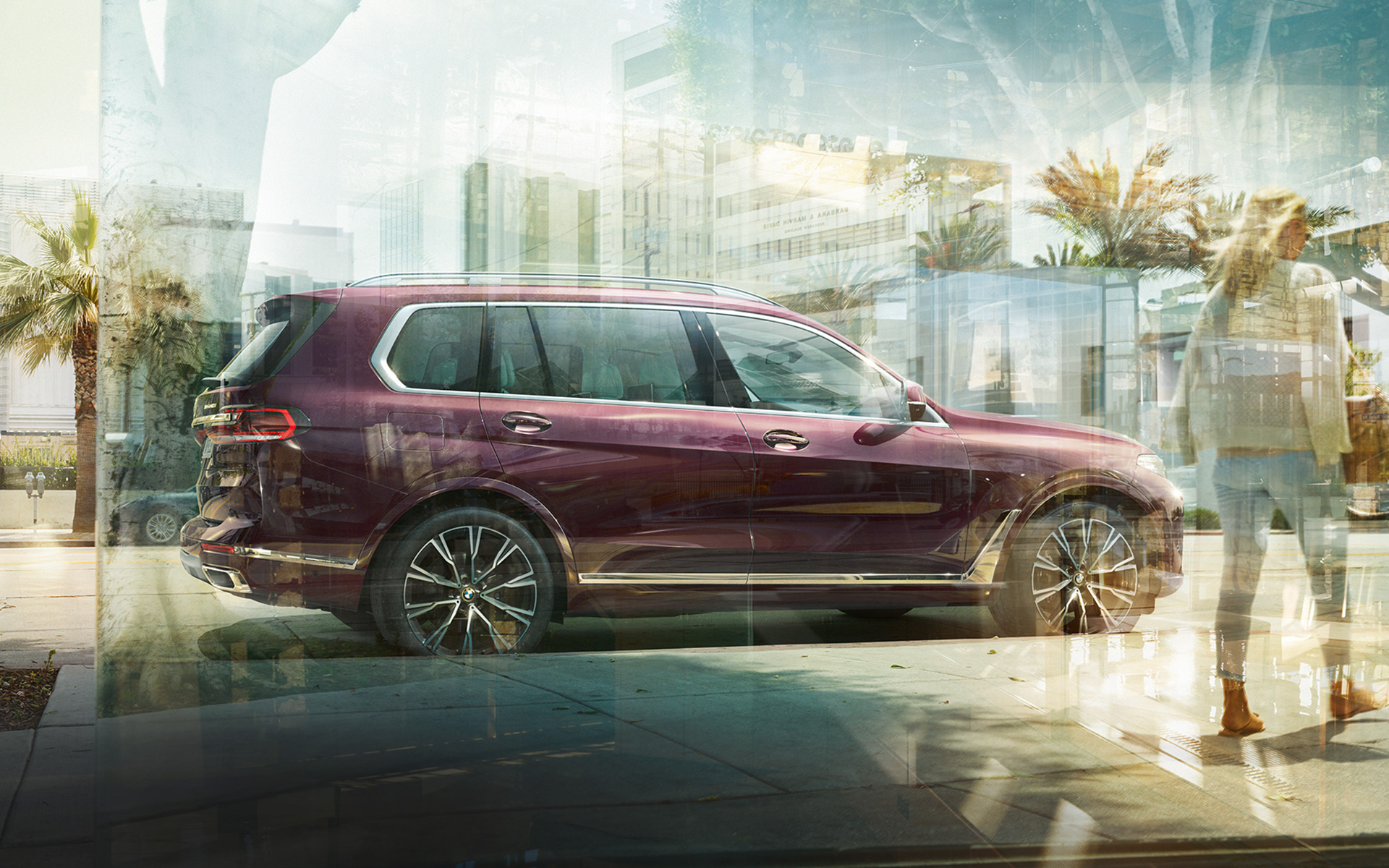 Imagine din partea laterală cu un BMW X7 G07 2018 Individual xDrive40i Ametrin, parcând în oraş Imagine din partea laterală cu un BMW X7 G07 2018 Individual xDrive40i Ametrin, parcând în oraş