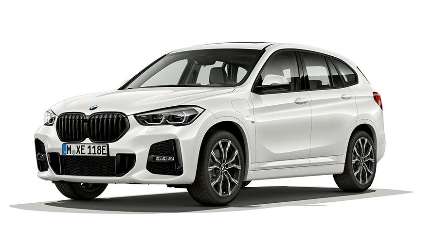 Imagine din studio cu BMW X1 xDrive25e Imagine din studio cu trei sferturi din partea frontală a BMW X1 xDrive25e