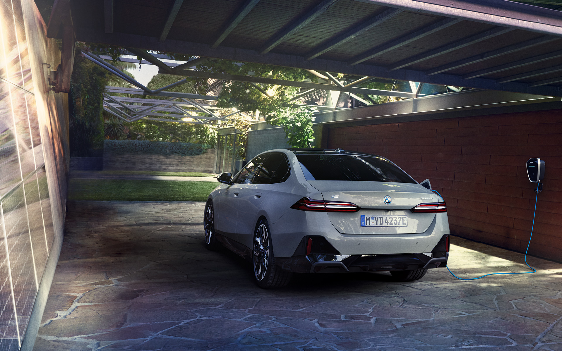 Încărcare solară la domiciliu BMW i5 eDrive40