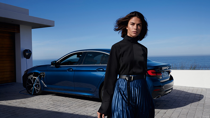 Punct de încărcare model electric, încărcare la serviciu Electromobilitate BMW, punct de încărcare model electric, încărcare la serviciu
