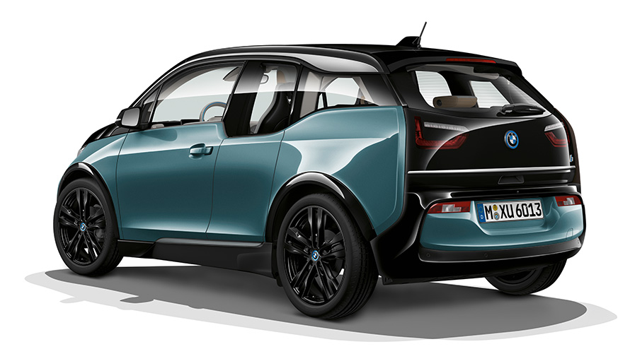 Imagine din studio cu BMW i3 Imagine din studio cu trei sferturi din partea frontală a BMW i3