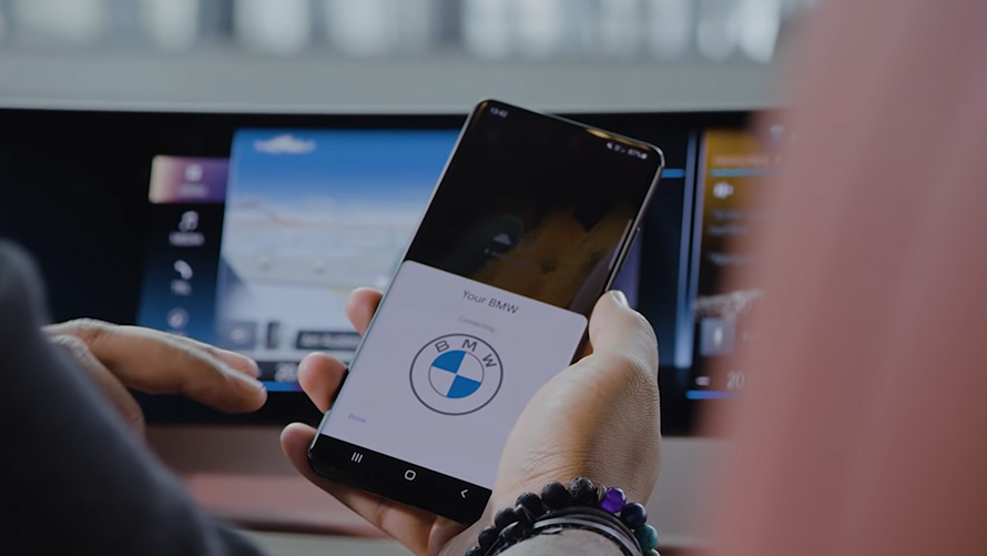 Funcţiile şi beneficiile Android Auto™ explicate în tutorial video Funcţiile şi beneficiile Android Auto™ explicate în tutorial video