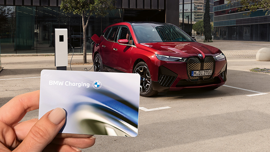 BMW Maps Connected Charging BMW Maps Connected Charging vizualizarea autonomiei electrice pe Control Display