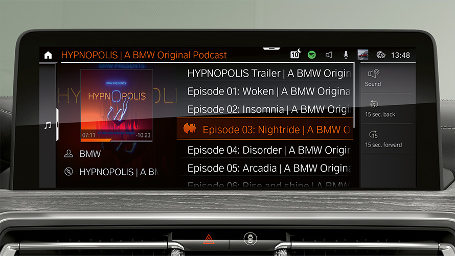 Imagine în prim plan cu Control Display şi Connected Music cu Spotify Remote Software Upgrade Imagine în prim plan cu Control Display şi Connected Music cu Spotify