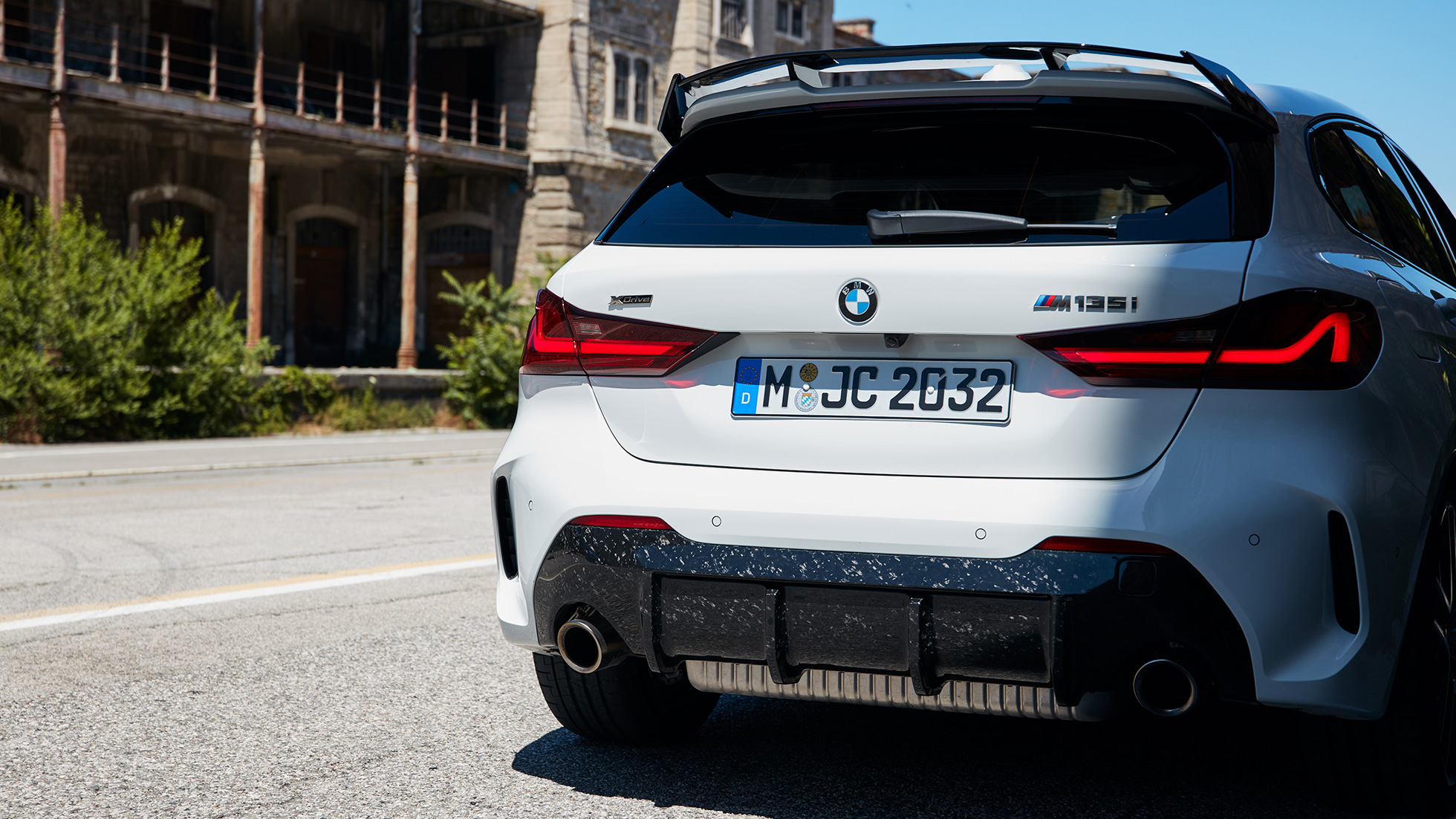 BMW M135i xDrive cu accesorii BMW M Performance, design 04 BMW M135i xDrive cu accesorii BMW M Performance, design 04