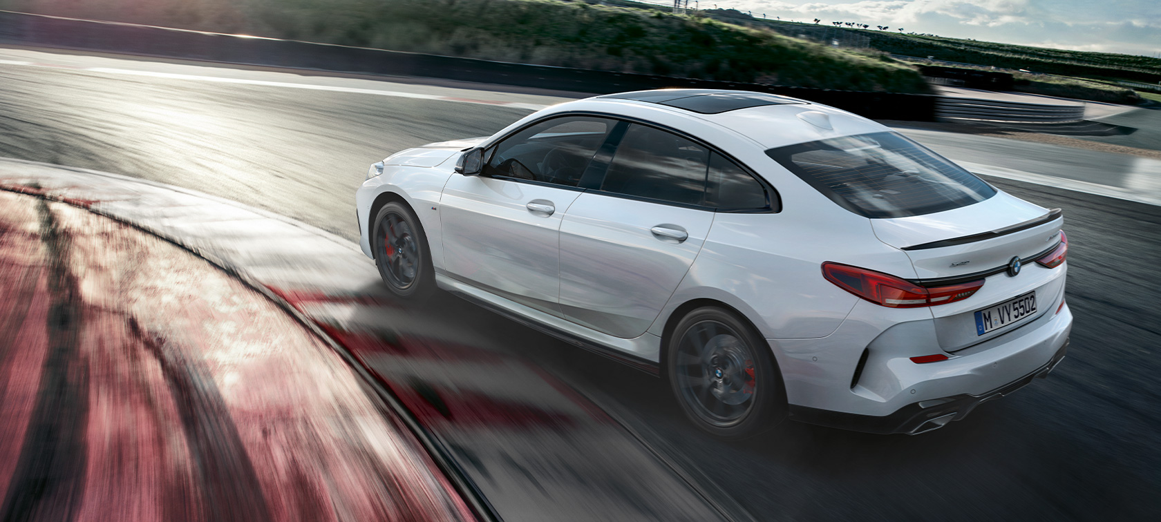 Accesorii BMW M Performance pentru BMW M235i xDrive Gran Coupé Imagine cu accesorii BMW M Performance pentru BMW M235i xDrive Gran Coupé, design exterior
