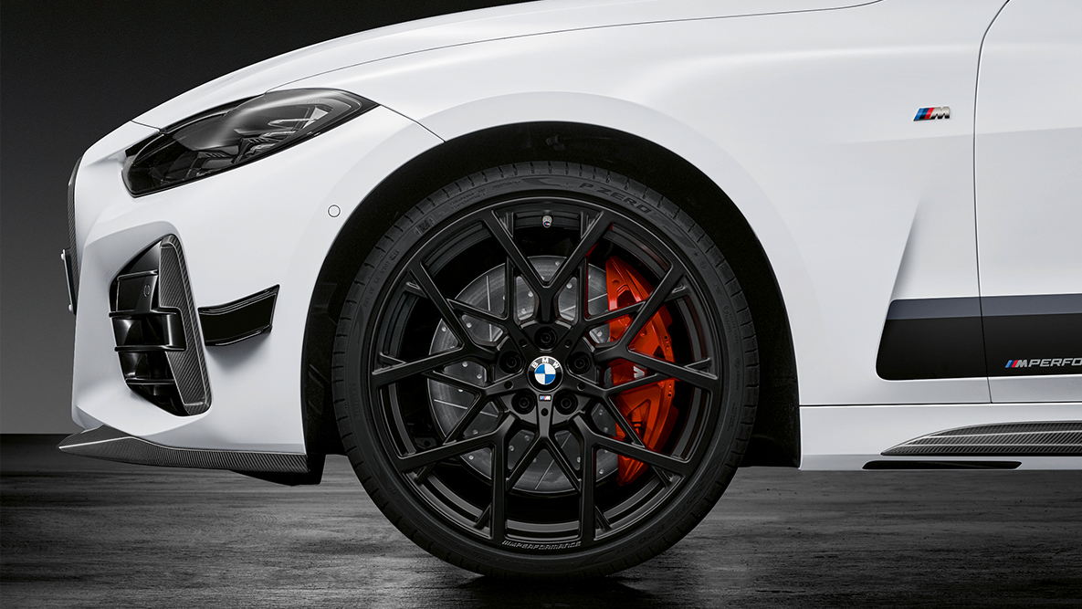 Jantele BMW M Performance de 20” Y-spoke, tip 795 M, în Negru Jet mat, forjate ale BMW Seria 4 Coupé, G22 Imagine în detaliu cu jantele BMW M Performance de 20” Y-spoke, tip 795 M, în Negru Jet mat, forjate ale BMW Seria 4 Coupé, G22