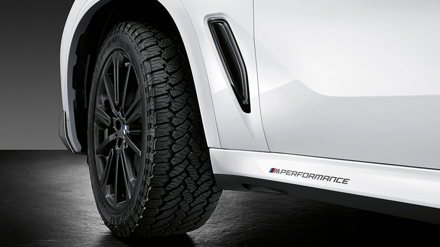 Abţibild cu inscripţia M Performance Accesorii BMW M Performance Abţibild cu inscripţia M Performance