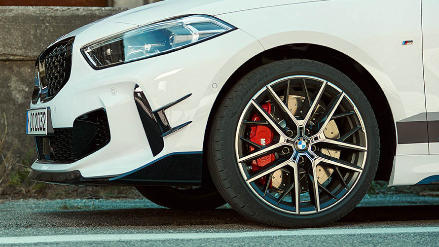 Jantele BMW M Performance din aliaj uşor de 19” Double-spoke, tip 555 M, bicolore Imagine cu jantele BMW M Performance din aliaj uşor de 19” Double-spoke, tip 555 M, bicolore, oferte de vară BMW