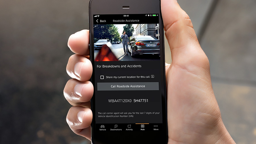 Asistenţa mobilă BMW prin aplicaţia „BMW Connected” Un smartphone arătând serviciul de asistenţa mobilă BMW prin aplicaţia „BMW Connected”