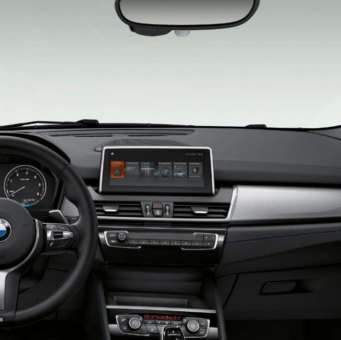 Imagine cu habitaclul BMW 218i Gran Tourer, F46, 2018, model Advantage